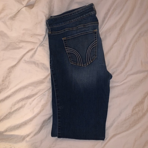 Hollister Super Skinny Jeans !! 🤍 - Picture 4 of 5